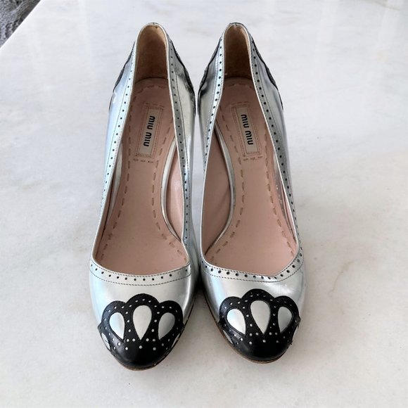 Miu Miu silver & black art deco high heel pumps, black cutout design (size 36.5) - Picture 4 of 8